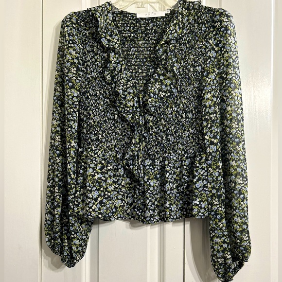 ASTR The Label Black Blue Ditsy Floral Peasant Preppy Chiffon Ruffle Top Size M - Picture 1 of 11